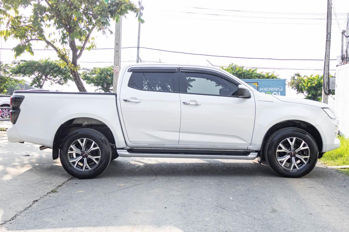 Isuzu Dmax Cab4 Hilander 3.0 ZP M/T 2022 *RK2064*